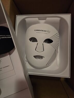 White LED Facial Mask with Controller